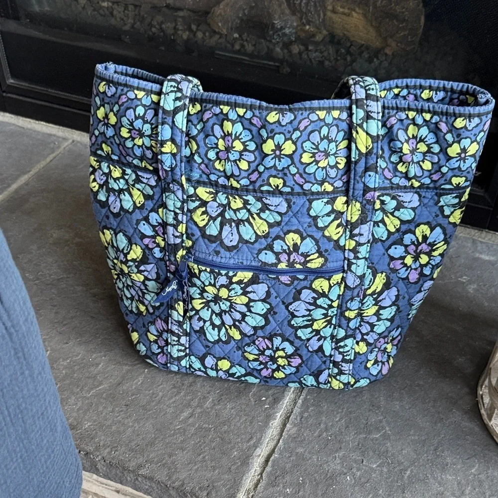 Vera Bradley Navy and Lemon Blossom Tote